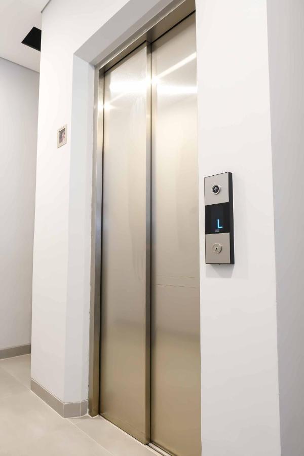 M Cabin Karawaci Binong Luaran gambar